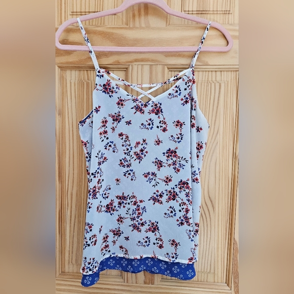 Maurices White w Blue Red Floral Design, Geometric Blue Lining Tank Top Small - Picture 7 of 8